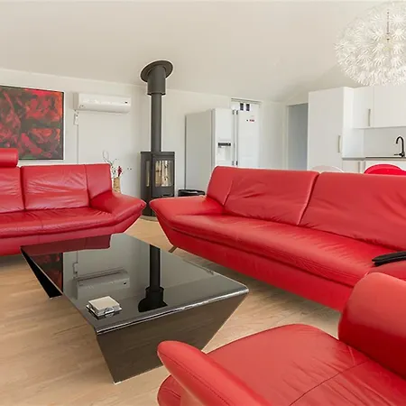 Three-bedroom Holiday In * Hals