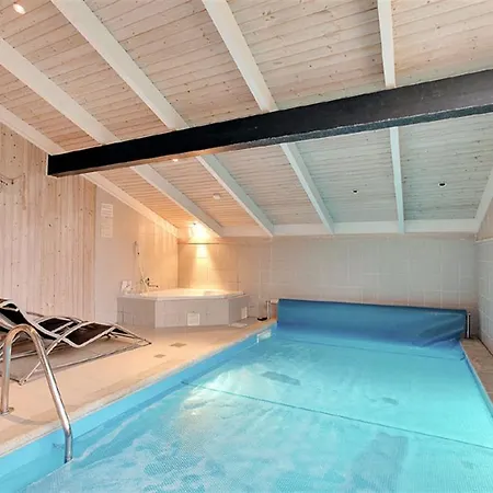 Three-bedroom Holiday In * Hals