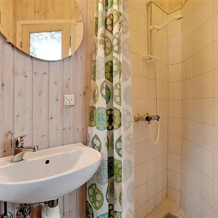 Feriehus Three-bedroom Holiday In *
